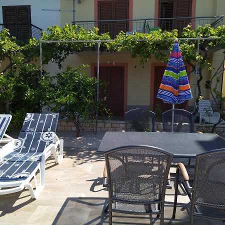 Apartmani Katarina Barbat na Rabu Екстериор снимка
