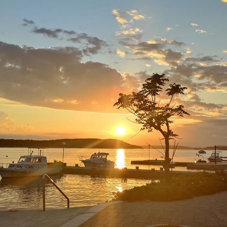 Apartmani Katarina Barbat na Rabu Екстериор снимка