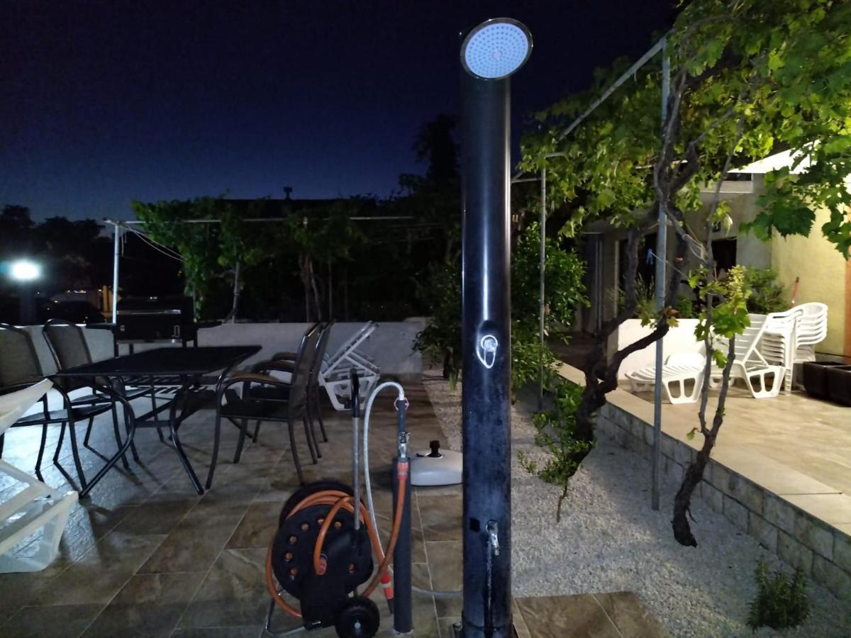Apartmani Katarina Barbat na Rabu Екстериор снимка