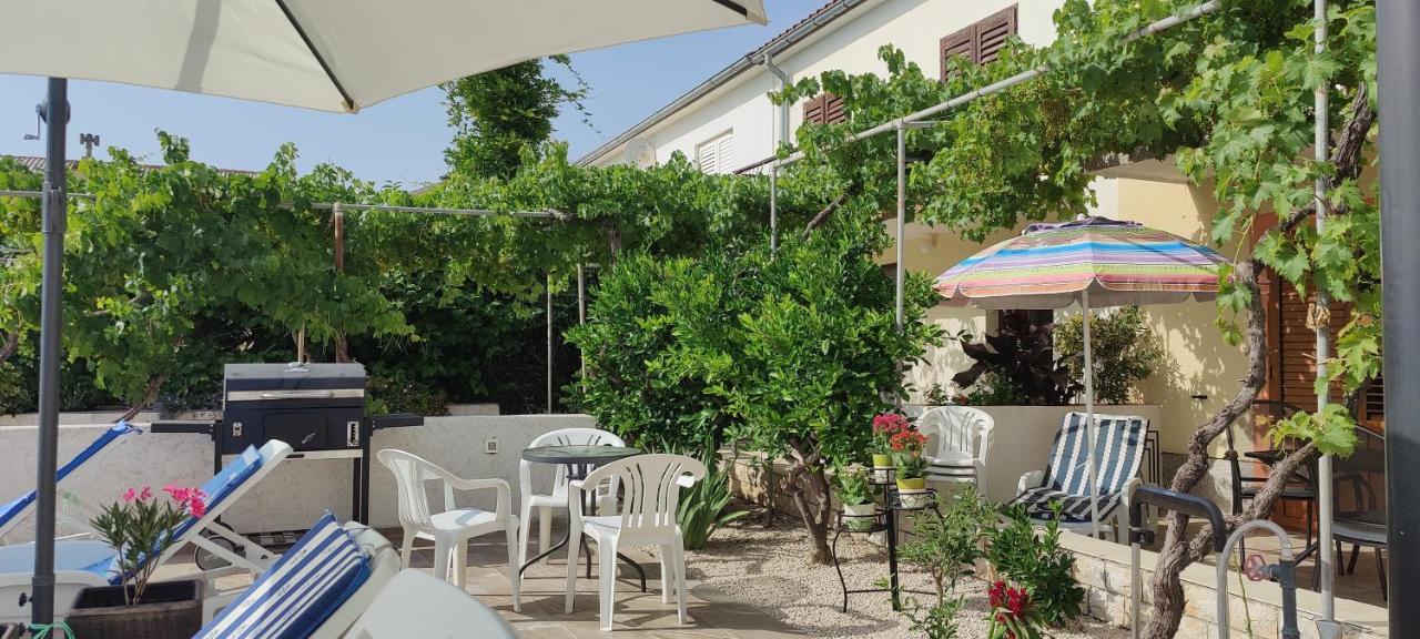 Apartmani Katarina Barbat na Rabu Екстериор снимка